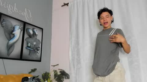 Snapshot of camillo_virgil chatting on December 2025 10:42:02 AM Camillo Virgil online show from December 2025 10:42:02 AM