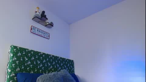 camilo_contre21 online show from November 2025 07:50:02 PM