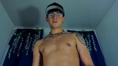 Snapshot of camilo_xcam chatting on February 2025 09:26:02 PM CAMILO online show from February 2025 09:26:02 PM