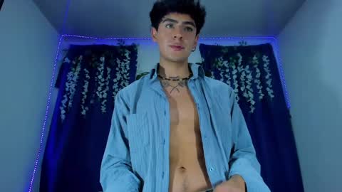 Snapshot of camilo_xcam chatting on February 2025 07:09:01 PM CAMILO online show from February 2025 07:09:01 PM
