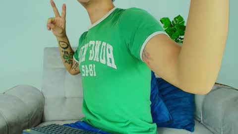 Snapshot of camilo_xcam chatting on October 2025 08:18:01 PM CAMILO online show from October 2025 08:18:01 PM