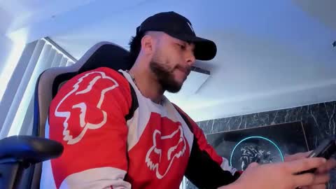 Snapshot of camilowatson chatting on December 2025 04:34:02 PM Camilo Watson online show from December 2025 04:34:02 PM