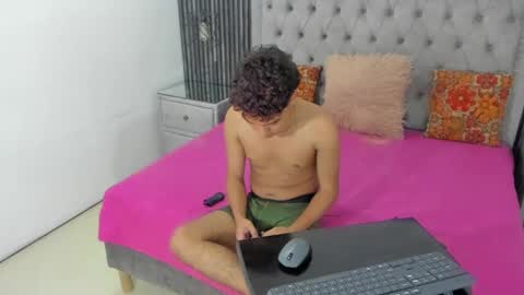 Snapshot of camilowhites chatting on March 2025 12:28:02 AM CamilowhiteS online show from March 2025 12:28:02 AM