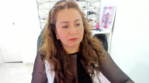 camixxx_m online show from April 2026 01:27:02 PM