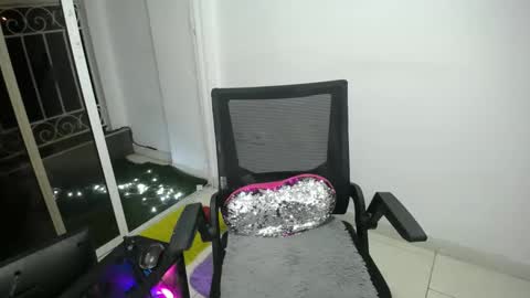 Snapshot of candacesxhot chatting on February 2025 03:55:02 AM cumorsmooke online show from February 2025 03:55:02 AM