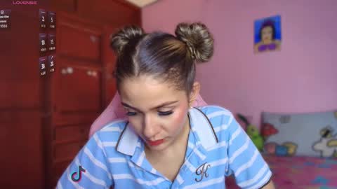 Snapshot of candase_ chatting on October 2025 11:46:01 PM Candase online show from October 2025 11:46:01 PM