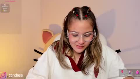 Snapshot of candase_ chatting on November 2025 04:00:02 AM Candase online show from November 2025 04:00:02 AM