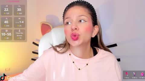 Snapshot of candase_ chatting on December 2025 12:03:02 PM Candase online show from December 2025 12:03:02 PM