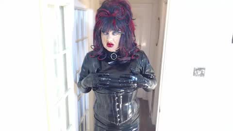 candi smokes online show from April 2026 01:00:02 PM