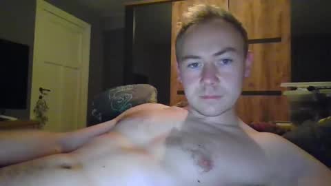 Snapshot of candy_boy_xoxo chatting on October 2025 04:08:01 PM candy_boy_xoxo online show from October 2025 04:08:01 PM