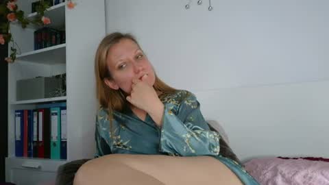 Snapshot of candy_cougar82 chatting on July 2026 07:44:02 AM Candy Cougar online show from July 2026 07:44:02 AM