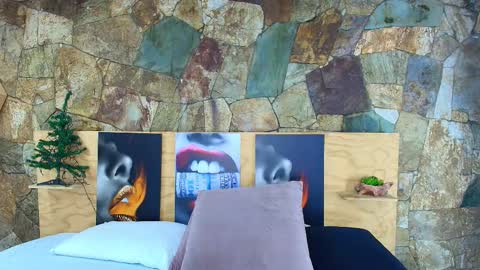 Jolie online show from December 2025 08:39:02 PM