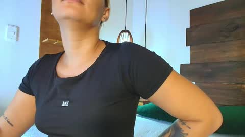 Jolie online show from March 2026 08:15:02 PM