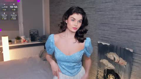 Flora online show from March 2025 02:15:01 AM