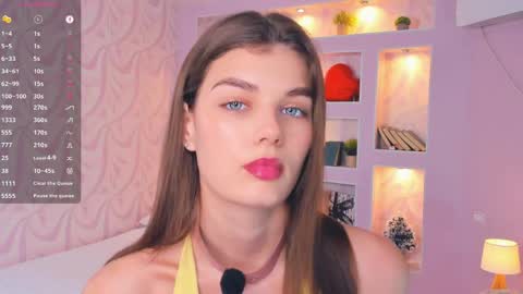 Snapshot of candy_flo chatting on April 2026 07:02:01 AM Flora online show from April 2026 07:02:01 AM