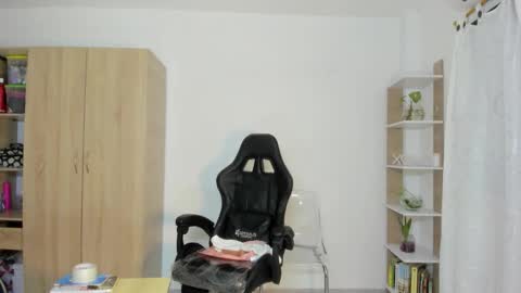 Nickol online show from January 2026 09:16:02 PM