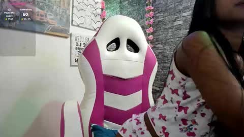 Snapshot of candy_kiss__ chatting on November 2025 09:48:01 PM candy_kiss__ online show from November 2025 09:48:01 PM