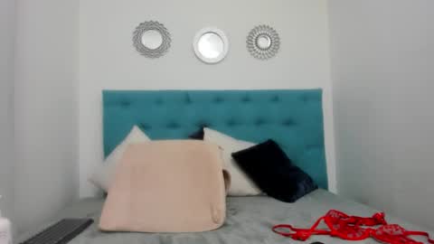 liss sophia online show from October 2025 12:05:02 AM