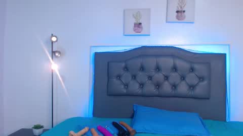 Snapshot of candy_lux_ chatting on November 2025 07:04:02 PM Candy online show from November 2025 07:04:02 PM