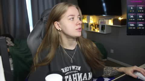 Snapshot of candy_meggie chatting on December 2024 10:23:02 AM Megan online show from December 2024 10:23:02 AM