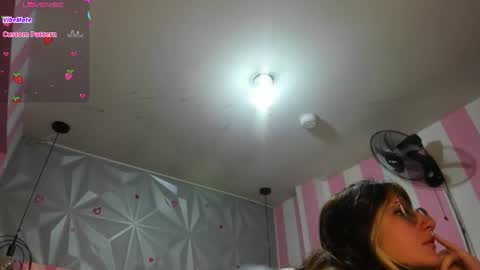 Ania online show from November 2025 10:59:02 AM