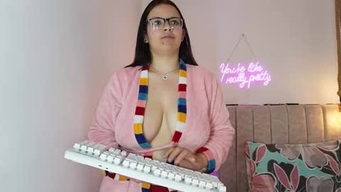 candy sweet17 online show from December 2025 04:30:01 AM