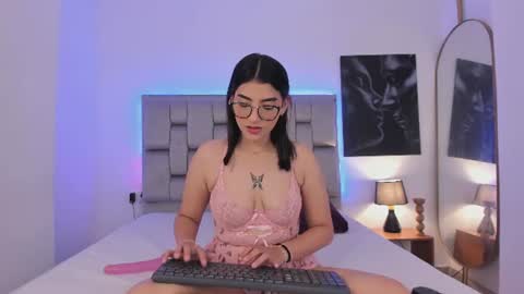 candy_tyna online show from June 2026 04:33:01 PM