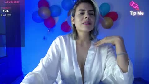 Snapshot of candydowson1 chatting on December 2024 10:22:01 PM Candy Dowson online show from December 2024 10:22:01 PM