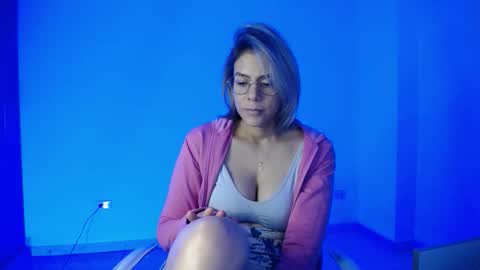 Snapshot of candydowson1 chatting on September 2025 10:40:01 AM Candy Dowson online show from September 2025 10:40:01 AM