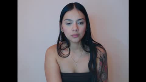 Sara online show from November 2025 11:36:02 PM