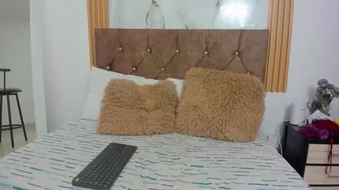 candyfox online show from February 2026 05:43:01 PM