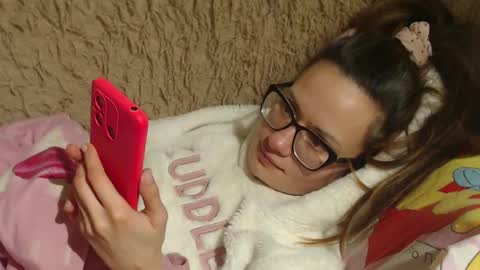 Snapshot of candylady136 chatting on January 2025 07:07:01 PM say meow and send tip online show from January 2025 07:07:01 PM