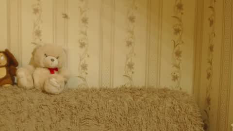 Snapshot of candylady136 chatting on February 2025 03:19:01 PM say meow and send tip online show from February 2025 03:19:01 PM