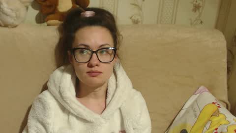 Snapshot of candylady136 chatting on March 2025 08:00:01 PM say meow and send tip online show from March 2025 08:00:01 PM