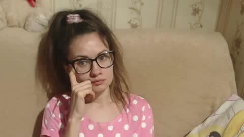 Snapshot of candylady136 chatting on March 2025 04:35:02 PM say meow and send tip online show from March 2025 04:35:02 PM