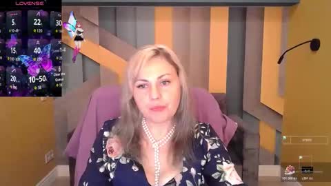 Snapshot of candylons chatting on October 2025 06:28:01 AM CandyLons online show from October 2025 06:28:01 AM