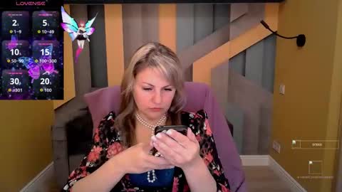 Snapshot of candylons chatting on November 2025 06:35:01 AM CandyLons online show from November 2025 06:35:01 AM