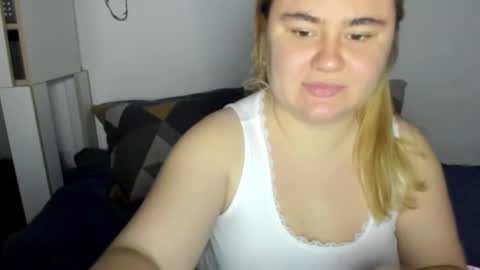 candymilas online show from December 2024 10:23:01 PM