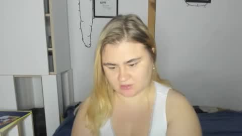 candymilas online show from December 2024 08:38:02 PM