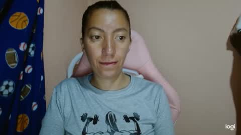 Snapshot of candymilfff chatting on May 2026 12:24:02 PM candymilfff online show from May 2026 12:24:02 PM