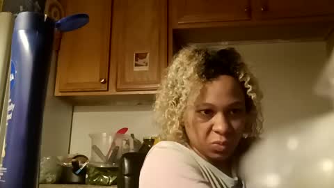 candyredxo2024 online show from October 2025 12:11:01 PM