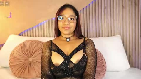 Canela Hot  online show from March 2026 12:38:02 PM