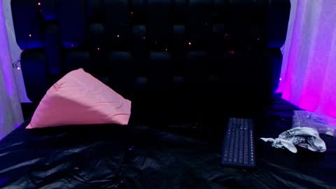 Aura  online show from March 2025 11:58:02 AM