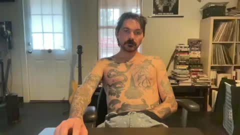 Snapshot of cantleavethehouse chatting on December 2024 05:19:01 PM cantleavethehouse online show from December 2024 05:19:01 PM