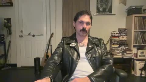 Snapshot of cantleavethehouse chatting on January 2025 03:13:01 AM cantleavethehouse online show from January 2025 03:13:01 AM