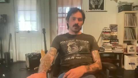 Snapshot of cantleavethehouse chatting on January 2025 08:33:01 PM cantleavethehouse online show from January 2025 08:33:01 PM