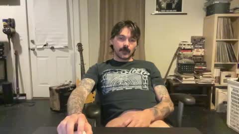 Snapshot of cantleavethehouse chatting on February 2025 02:18:01 AM cantleavethehouse online show from February 2025 02:18:01 AM