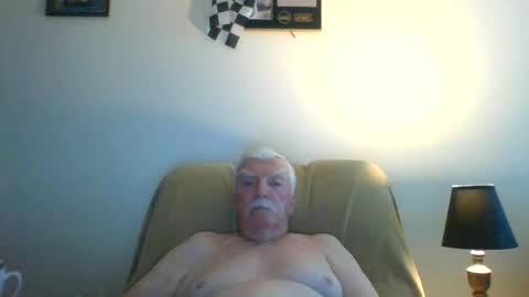Snapshot of capecod21 chatting on June 2026 11:27:01 AM capecod21 online show from June 2026 11:27:01 AM