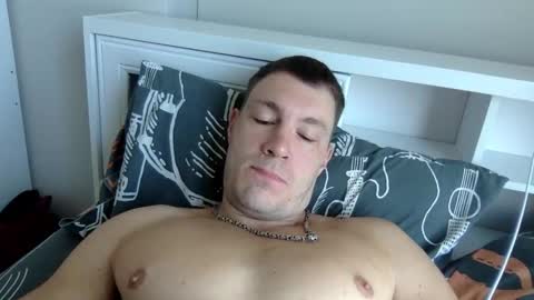 Snapshot of capt_oliver chatting on December 2025 05:13:01 AM follow my twitter online show from December 2025 05:13:01 AM