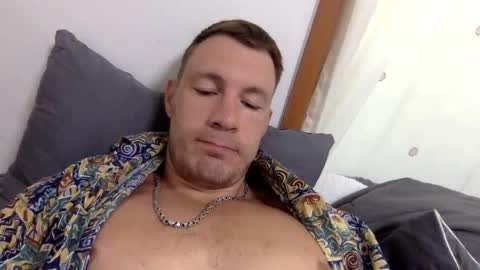 Snapshot of capt_oliver chatting on February 2026 05:01:02 AM follow my twitter online show from February 2026 05:01:02 AM